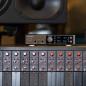 Preview: RME Hochleistungswandler ADI-2/4 Pro EX mit Tuch