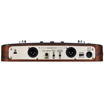 Zoom AC-3 Effektgerät mit Kopfhörer