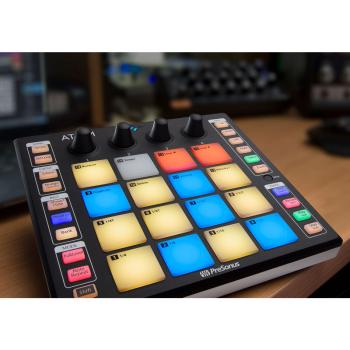 Presonus ATOM Pad DAW Controller mit Kopfhörer