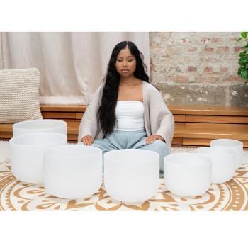 Meinl Sonic Energy CSBSETCHA Crystal Singing Bowl Chakra Set inkl Schlägel