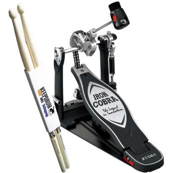 Tama Fußmaschine Iron Cobra HP900RN mit Schlagzeugstöcken