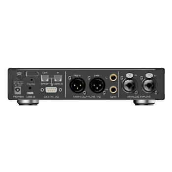 RME Hochleistungswandler ADI-2/4 Pro EX mit Tuch