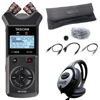 Tascam Audio-Recorder DR-07XP mit DR11CMK und Kopfhörer