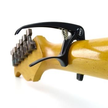 keepdrum Kapodaster für Akustik- und E-Gitarre BK