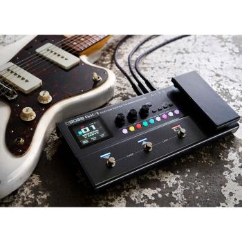 Boss Effektgerät GX-1 Multieffekt-Pedal für Gitarre mit Netzteil