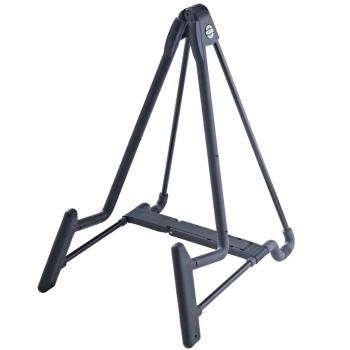 K&M 17581 Heli Gitarrenständer mit Kapodaster Silber