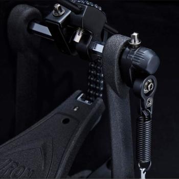 Tama Fußmaschine HP600DMB Iron Cobra mit Schlagzeugstöcken