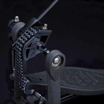 Tama Doppel-Fußmaschine HP600DTWMB Iron Cobra mit Schlagzeugstöcken