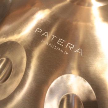 Patera Handpan HPDM-12 Compact Edelstahl D-Kurd mit Handpan-Ständer