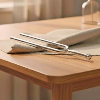 keepdrum Stimmgabel KDTFA 440Hz Ton A1 mit Schlüsselanhänger