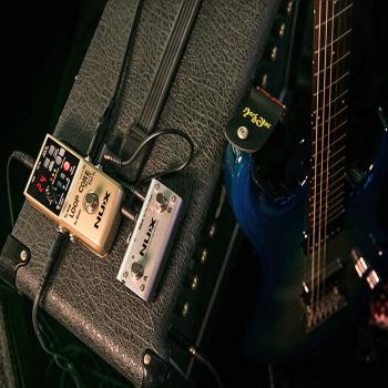 Nux Loop Core Deluxe Bundle Effektpedal mit Kabel