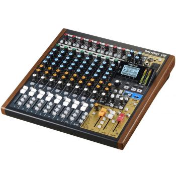 Tascam Model 12 Mischpult mit Kopfhörer