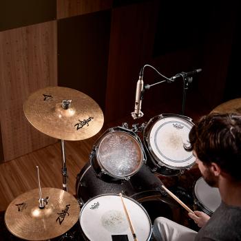 Rode NT4 Stereomikrofon mit Mikrofonkabel mit Stativ