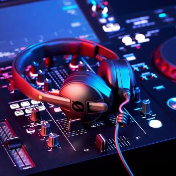 Rode Kopfhörer NTH-50 mit Tisch-Stativ