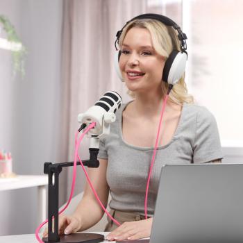 Rode Mikrofon Podmic USB Weiss mit DS-3 Tisch-Stativ und Tuch
