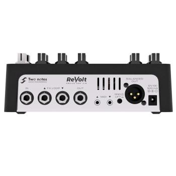 Two Notes ReVolt Bass Preamp Simulator mit Kabel