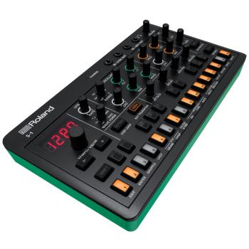 Roland Aira S-1 Tweak Synthesizer mit Kopfhörer