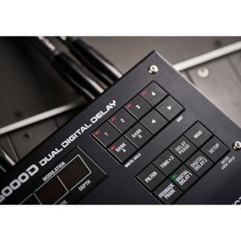 Boss SDE-3000 Dual Digital Delay Effekt mit Kabel