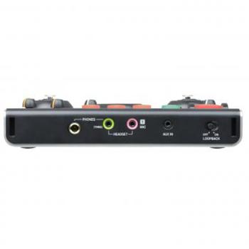 Tascam US-42B MiniStudio Creator  mit Kopfhörer