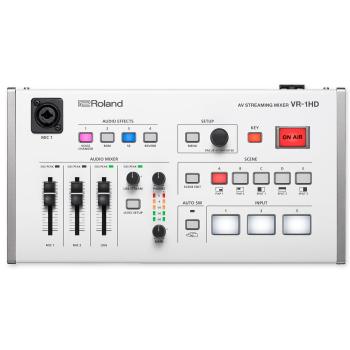 Roland Streaming Mixer VR-1HD mit XLR-Kabel
