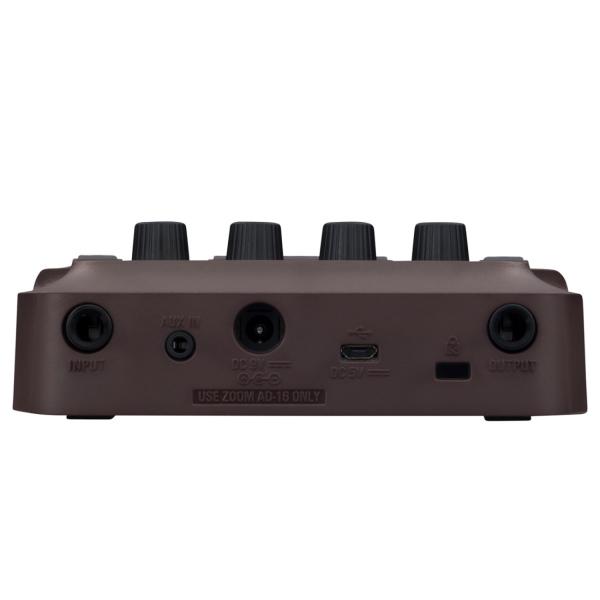Zoom A1 Four Effektgerät mit XLR-Kabel