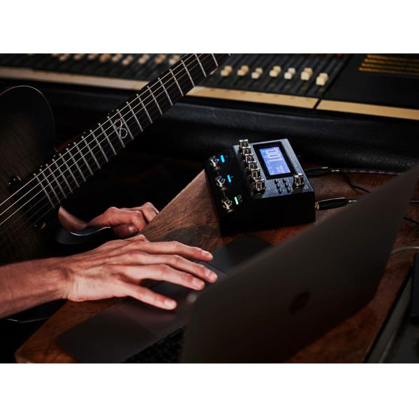 Boss GT-1000Core Multi-Effektgerät mit Kabel 3m