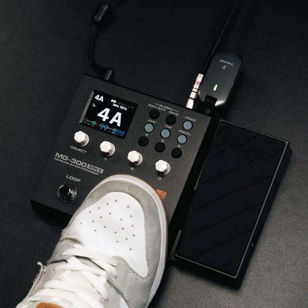 NUX Multi-Effektgerät MG-300 MKII für E-Gitarre mit Klinkenkabel
