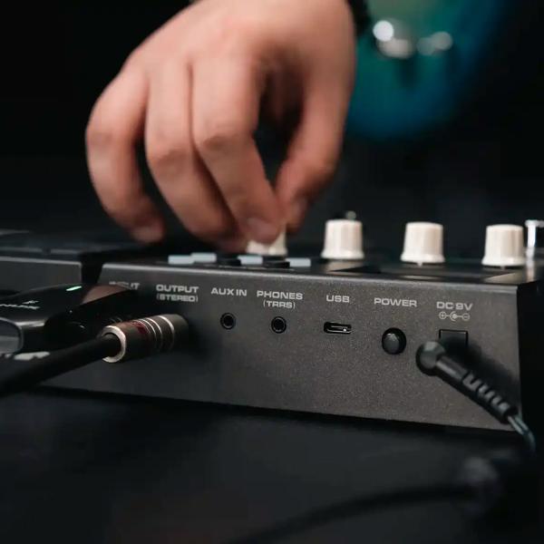 NUX Multi-Effektgerät MG-300 MKII für E-Gitarre mit Klinkenkabel