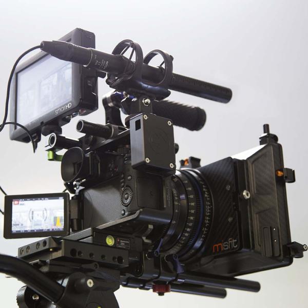 Rode NTG-4 Richtmikrofon mit Mikrofon-Halterung