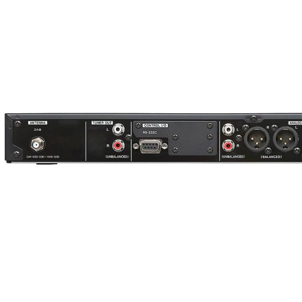 Tascam Medien-Player CD400UDAB mit 2x XLR-Kabel