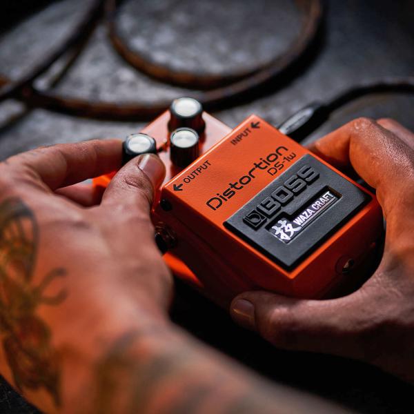 Boss DS-1w Distortion Waza Edition Pedal mit Netzteil