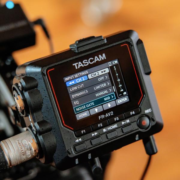 Tascam Audio-Recorder FR-AV2 mit Speicherkarte
