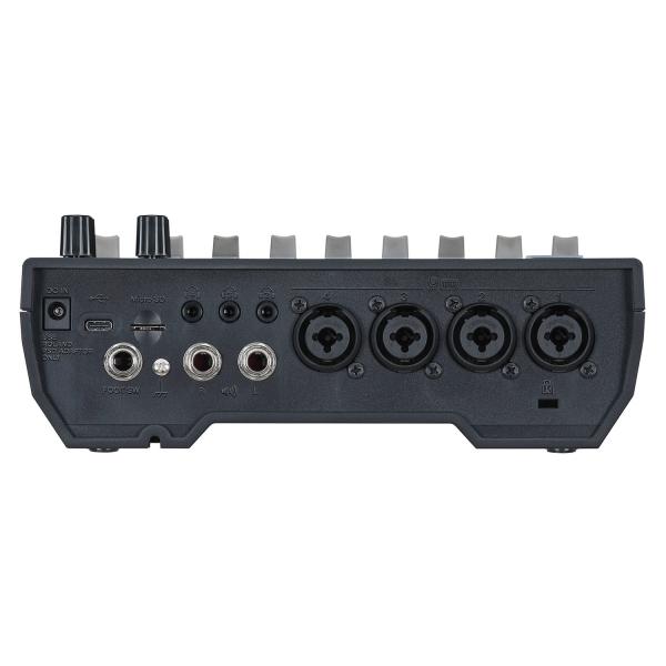 Boss GCS-8 Gigcaster Streaming Mixer mit Kopfhörer