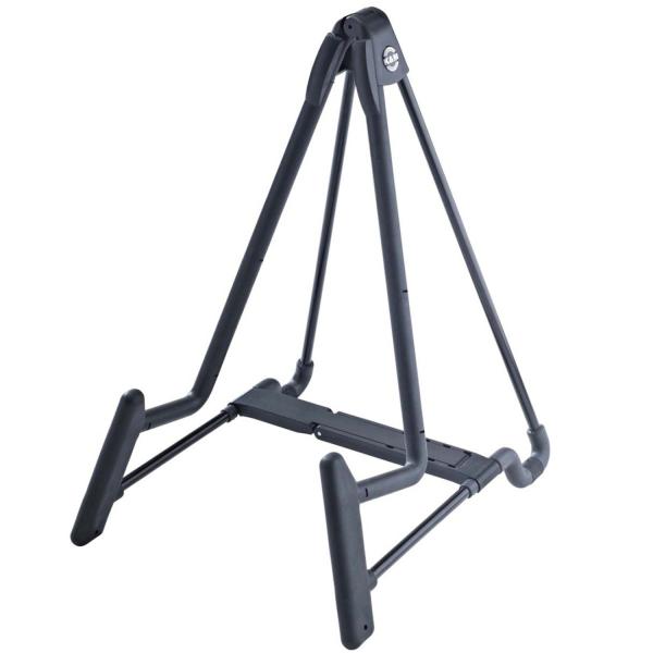 K&M 17581 Heli Gitarrenständer mit Kapodaster Silber
