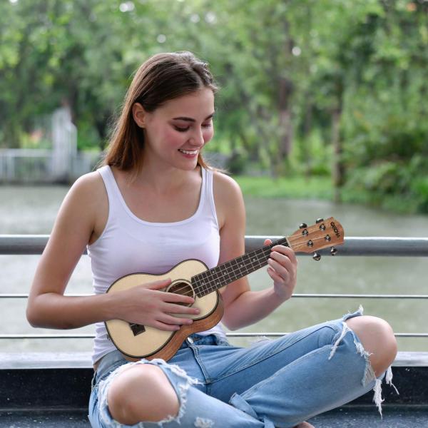 Cascha Ukulele HH-2148 Sopran Ukulele Fichte