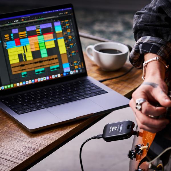 Boss Kopfhörer-Verstärker Katana GO Amp Plug mit Tasche und Tuch