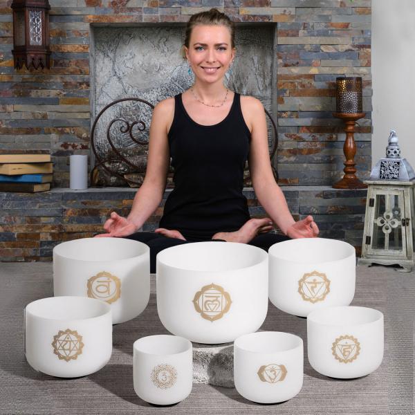 keepdrum Klangschalen-Set Chakra Set Gold 8-14 Zoll mit Zubehör