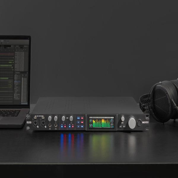 Motu 828 (2024) USB Audio-Interface mit 2x XLR-Kabel