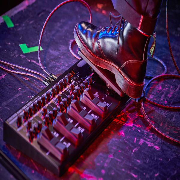 Boss ME-90 Multi-Effektgerät für Gitarre mit Netzteil