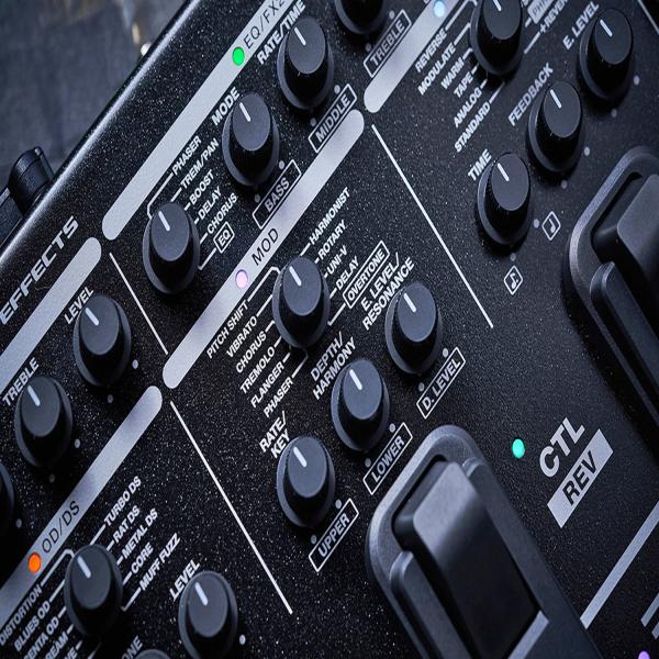 Boss ME-90 Multi-Effektgerät für Gitarre mit Kabel