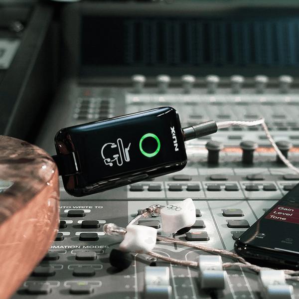 Nux Mighty Plug Amp-Plug für Gitarre mit Kopfhörer