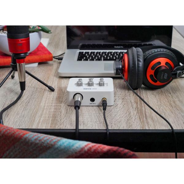 ESI NEVA Uno USB Audio-Interface mit Kopfhörer
