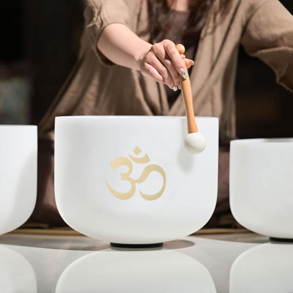 keepdrum Klangschalen-Set OM Pro Weiss 4-Chakren Set mit Zubehör