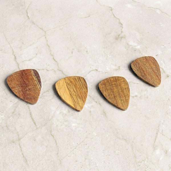 keepdrum Plektrum-Box mit Gitarren Picks aus Holz