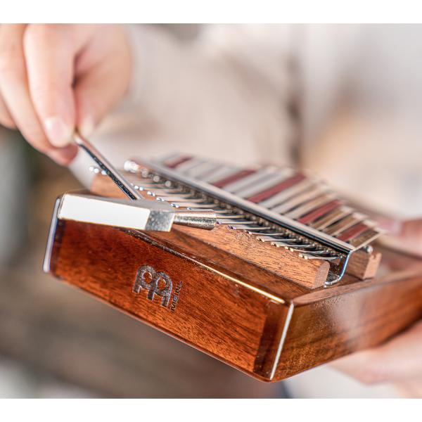 Meinl Sonic Energy PKL1707H Kalimba mit Anhänger