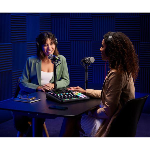 Rode Rodecaster Pro II Podcast Station mit Kopfhörer