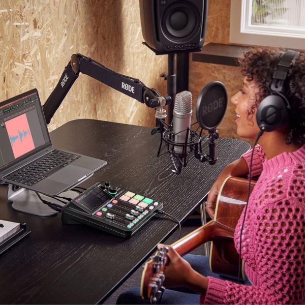 Rode Rodecaster Duo Station mit WIME-TX Mikrofon