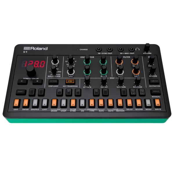 Roland Aira S-1 Tweak Synthesizer mit Kopfhörer