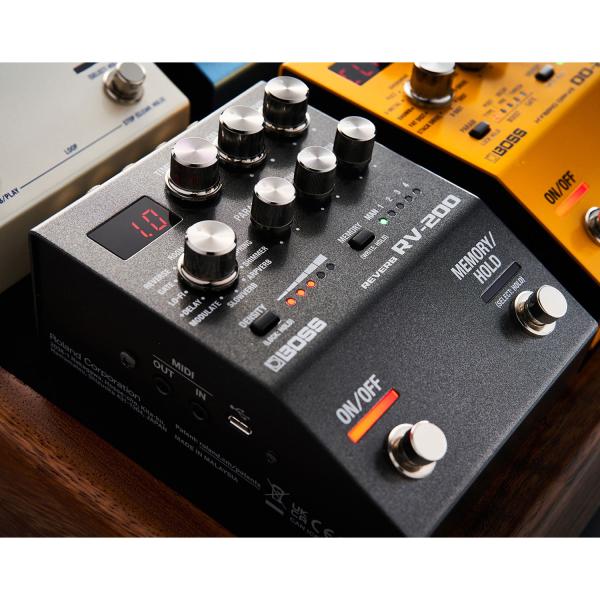 Boss RV-200 Reverb Hall-Effektgerät mit Klinkenkabel