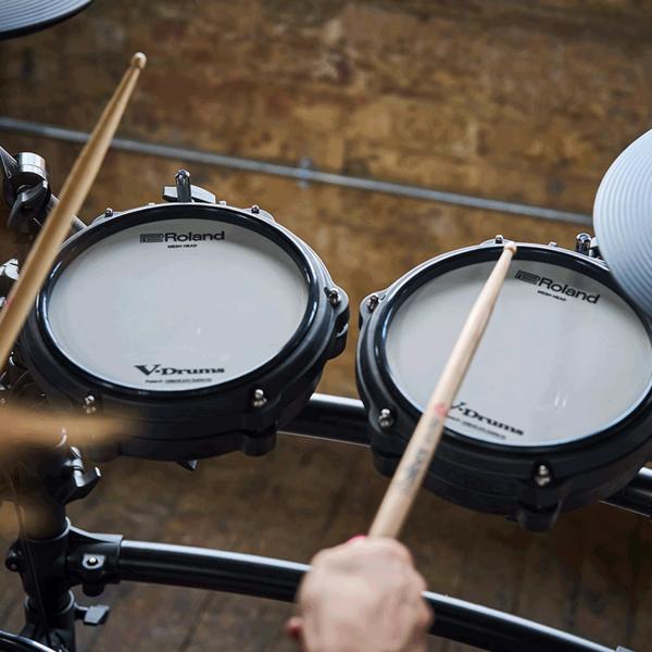 Roland E-Drum TD513 elektronisches Schlagzeug mit Hardware